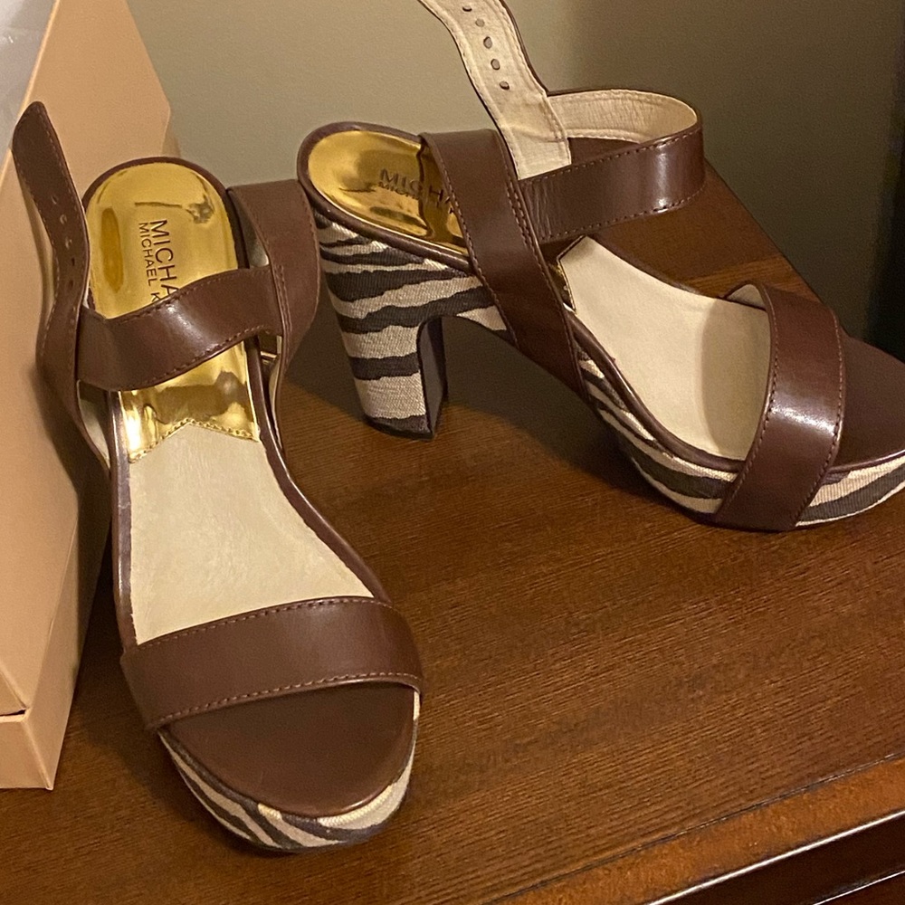 Michael Kors Mocha heels. Excellent condition.